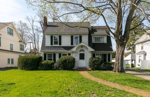 West Elmira House | Comfortable 3 bedroom home with private parking!
