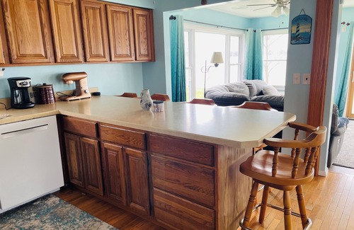 Manitou Beach-Devils Lake House | Comfortable 3-bedroom lake house with AC, WiFi on Devils Lake in Addison, MI.