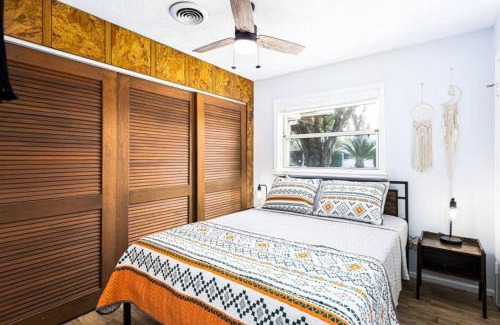Conway House | Comfortable 3br Orlando Getaway Wi-fi Kitchen