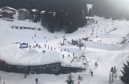 La Perriere Apartment | Comfortable and bright family apartment with skis on your feet