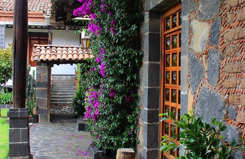 Jocotitlan House | Comfortable and warm bedroom in an old house 30 min. from Toluca, for vacation