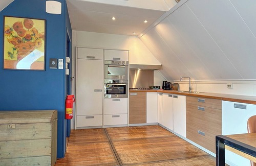 Haulerwijk Apartment | Comfortable apartment with a great roof terrace