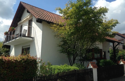 Pentling Apartment | Comfortable apartment 34sqm, separate entrance, with free time u. lay quiet