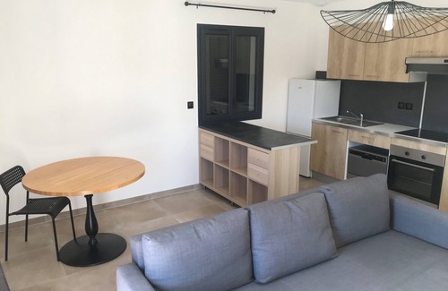 Ventiseri Apartment | Comfortable Apartment with 45 m² Terrace - Near Sea and Rivers 🏖️