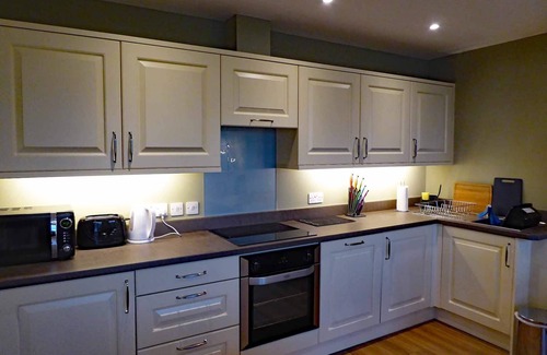 Barmouth Apartment | Comfortable apartment with fabulous views and shared terrace.