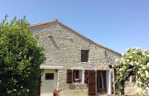 Bouin Apartment | comfortable apartment in rural french village