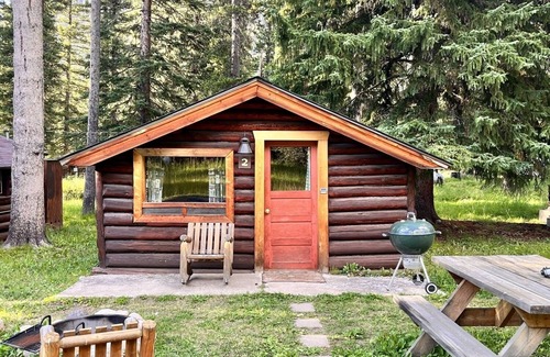 Cooke City-Silver Gate Cabin | Comfortable Cabin next to Yellowstone National Park