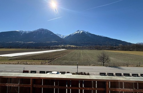 Telfs House | Comfortable, clean rooms with mountain views, just 4 km from the town.