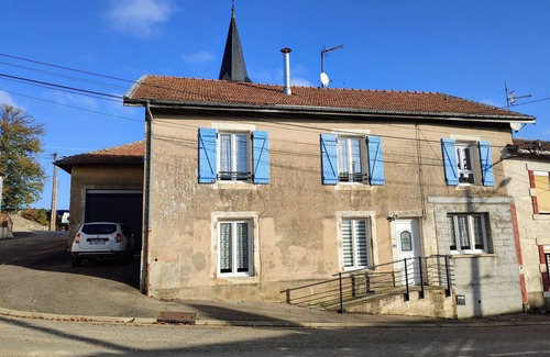 Dompcevrin Cottage | Comfortable cottage with fireplace and parking, near Verdun