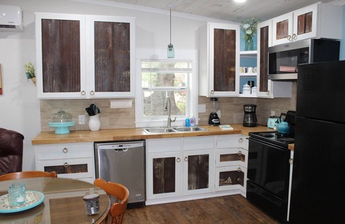 Camp Wood House | Comfortable, cottage, huge shade trees
