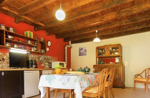 Champsac Cottage | Comfortable Cottage in Champsac near Forest