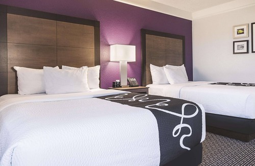 Grand Junction Hotel | Comfortable Double Room at La Quinta Inns & Suites, Pool, Near Redlands Mesa