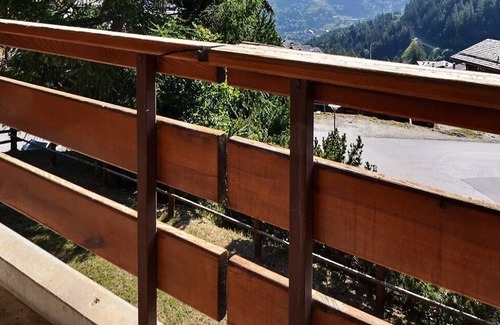 Grimentz Apartment | Comfortable flat for 2 to 4 people, living room with 1 double divan bed, kitchen area with dishwashe