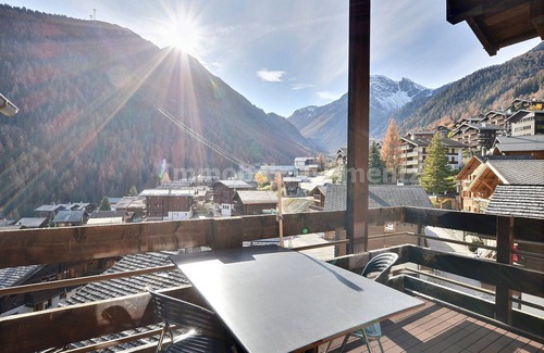 Grimentz Apartment | Comfortable flat on 2 levels for 6 to 8 people, living room, kitchen area with dishwasher, 2 double