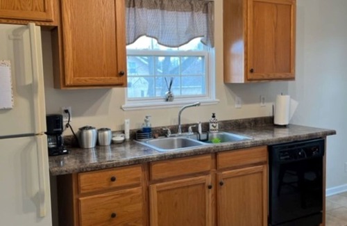 Holly Apartment | Comfortable furnished 2-bedroom apartment
