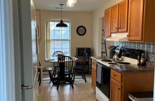 Holly Apartment | Comfortable furnished 2-bedroom apartment