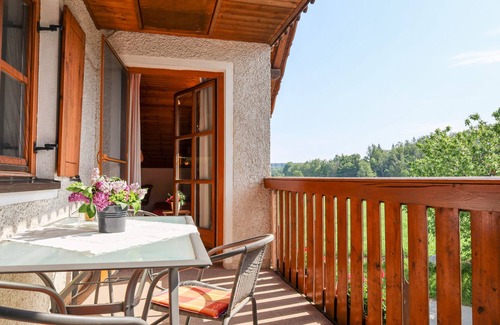 Muenchberg Apartment | Comfortable holiday apartment with balcony for 2