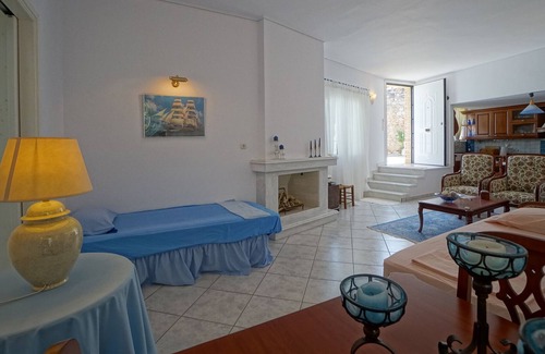 Galaxidi House | Comfortable holiday home - Seafarer's Shelter