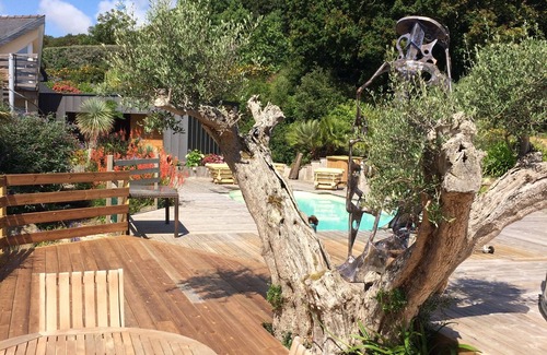 Loguivy House | Comfortable house with private pool & spa