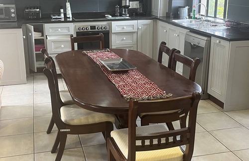 Plettenberg Bay Cottage | Comfortable Large Country Home sleeps 7 with 4 large bedrooms, private garden.