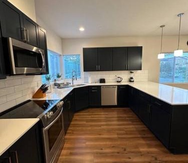 Monroe House | Comfortable lifestyle Townhouse