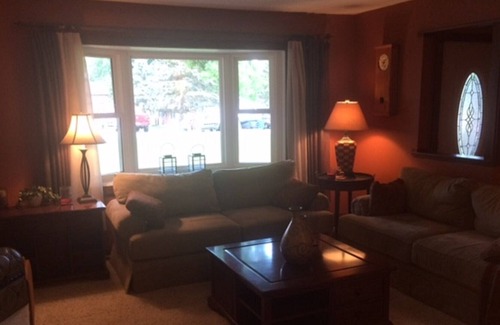 Jamestown House | Comfortable living area, 2 bedrooms, kitchen, hot tub - near Xenia/Cedarville
