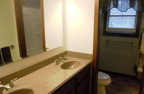 Jamestown House | Comfortable living area, 2 bedrooms, kitchen, hot tub - near Xenia/Cedarville