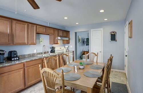 Milwaukee House | Comfortable Milwaukee Abode ~ 10 Mi to Downtown!