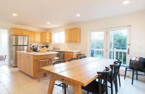 Morrisville House | Comfortable & Modern Home close to Stowe