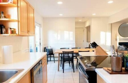 Morrisville House | Comfortable & Modern Home close to Stowe