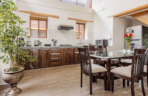 Calca House | Comfortable modern house with large garden, stunning mountain views.