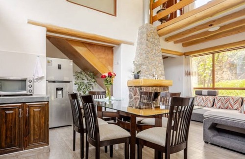 Calca House | Comfortable modern house with large garden, stunning mountain views.