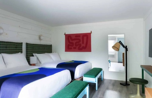 Stowe Area Hotel | Comfortable Modern Room Perfect for Adventurous Trips! Outdoor Pool!