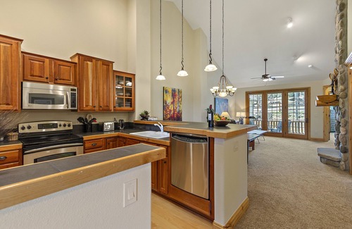 Tanoa and Hiwan Condo | Comfortable Mountain Condo 10 minutes from I-70