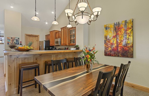 Tanoa and Hiwan Condo | Comfortable Mountain Condo 10 minutes from I-70