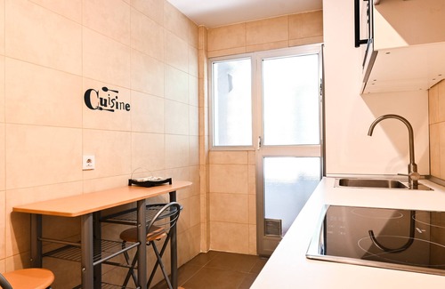 Alameda de Osuna Apartment | Comfortable one bedroom apartment