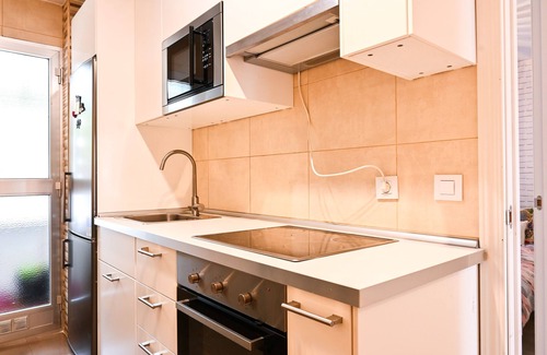 Alameda de Osuna Apartment | Comfortable one bedroom apartment