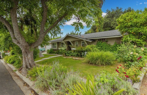 Ojai House | Comfortable, pet-friendly 2-bedroom plus office home in gorgeous Ojai. 30+days.