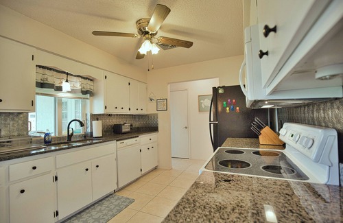 Englewood East House | Comfortable, Quiet Beach Retreat