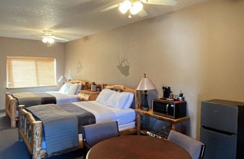 Lowman Cabin | Comfortable Riverside Retreat on 4 acres in secluded Lowman Idaho. Sleeps 45+.