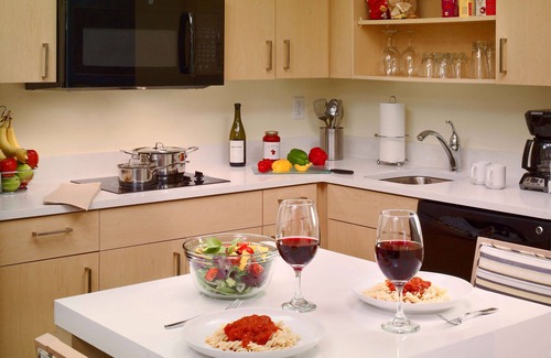 Somerset Hotel | Comfortable Suite with Full Kitchen, Pool & Gym Close to Rutgers