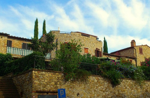 Giuncarico House | Comfortable stone village house in Giuncarico
