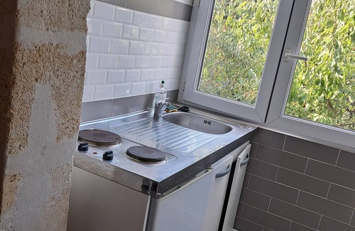Nansouty-Saint-Genes Apartment | Comfortable studio