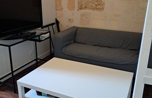 Nansouty-Saint-Genes Apartment | Comfortable studio