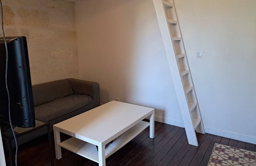 Nansouty-Saint-Genes Apartment | Comfortable studio