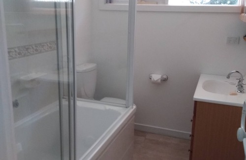 Woodend North Bed & Breakfast | Comfortable suite of rooms with its own private entrance.