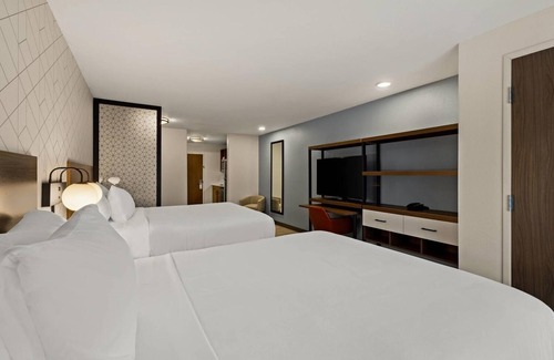Newnan Hotel | Comfortable Suite w/Full Kitchen – Perfect for Families Visiting Newnan