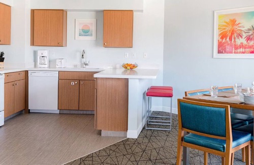 Anaheim Resort Apartment | Comfortable suite within 2 miles of Disneyland Park.