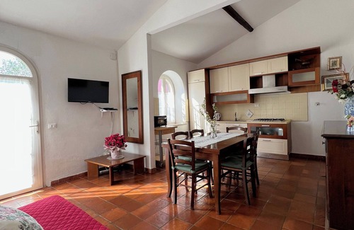 Bibbona House | Comfortable tuscan House. It welcomes you, embraces you, makes you feel at home