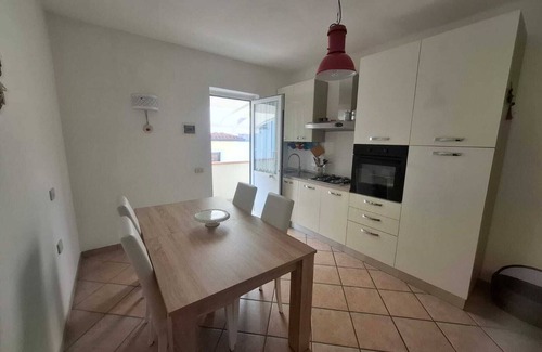 Ortonovo Apartment | Comfortable two-room detached apartment a stone's throw from the sea in the green hills.